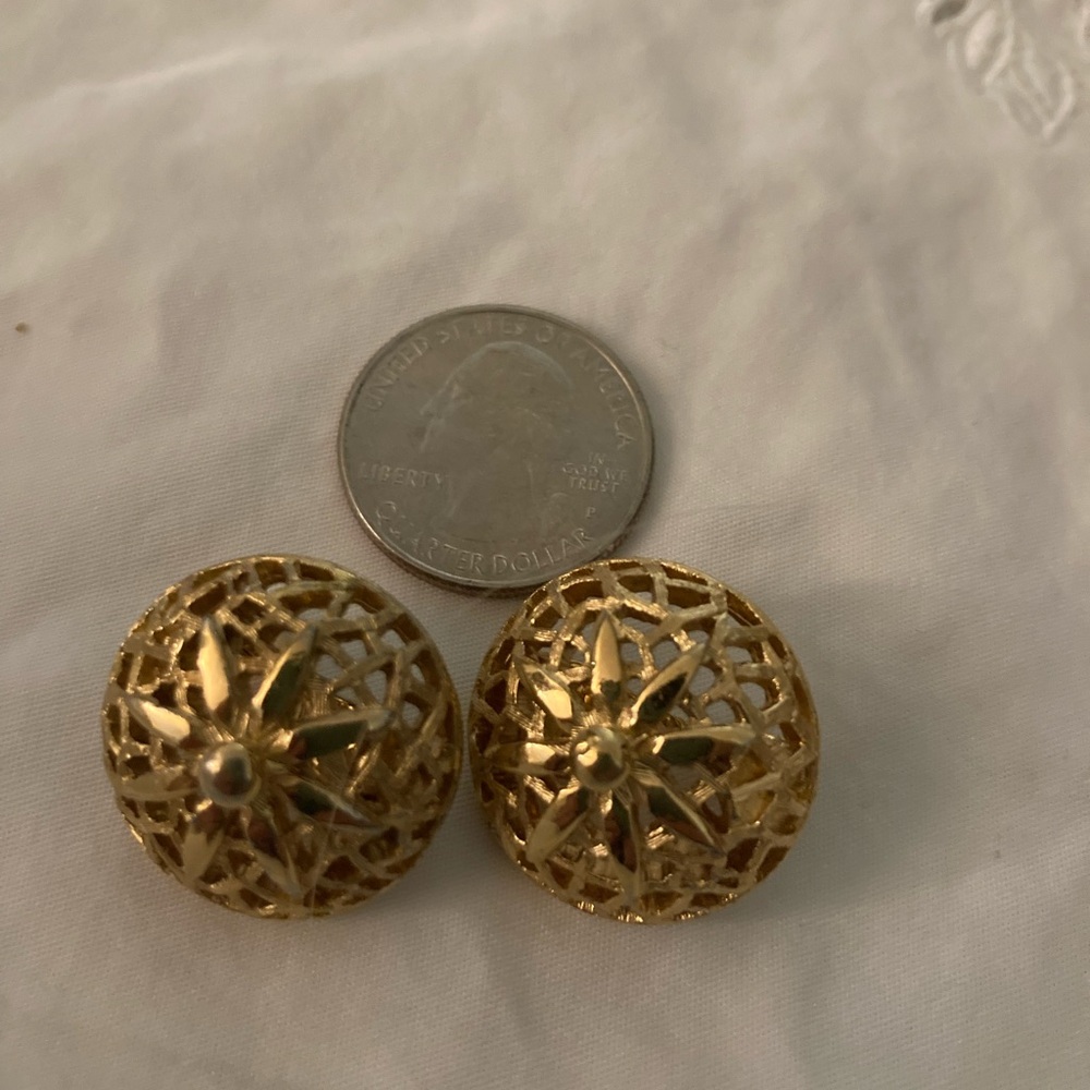 Vintage Monet Clip-on Gold Ornate Filigree Earrings